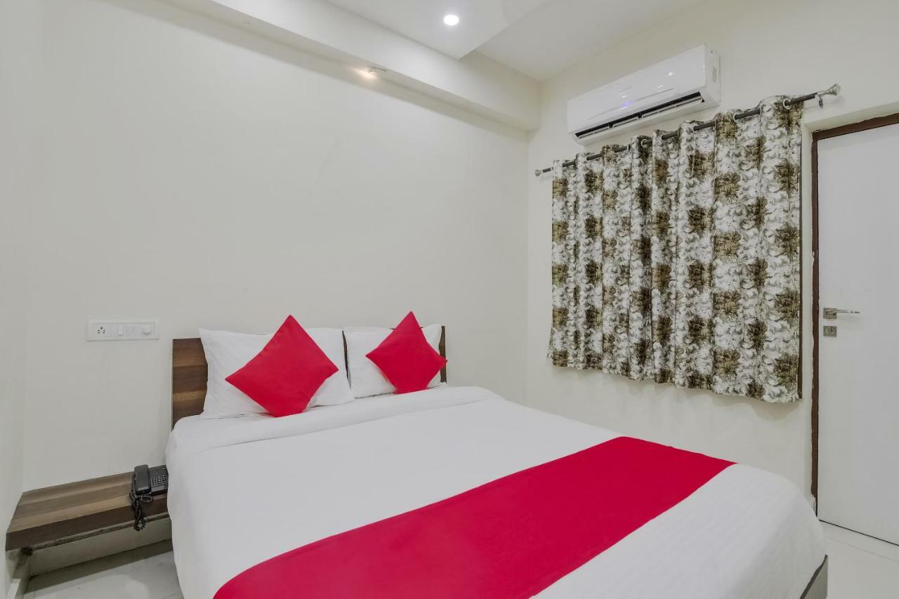Oyo 38622 Neema Residency Anantapur Exterior photo